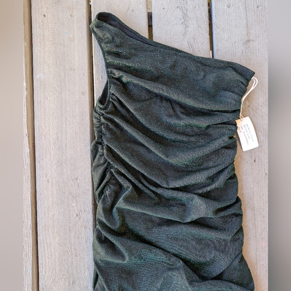 SAYLOR One-Shoulder Emerald Green Feather-Hem Dress - Picture 9 of 14